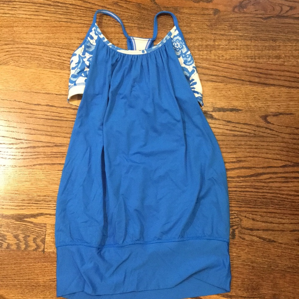 Lululemon tank with built in sports bra size 4